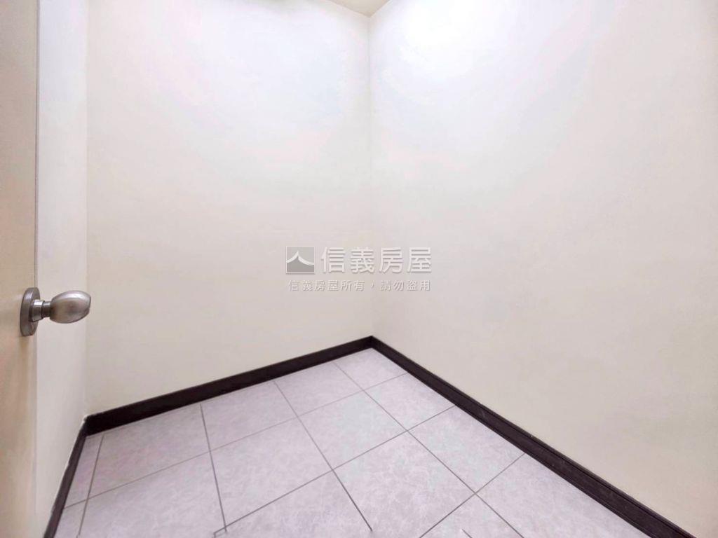 華清社區管理３＋１房車房屋室內格局與周邊環境