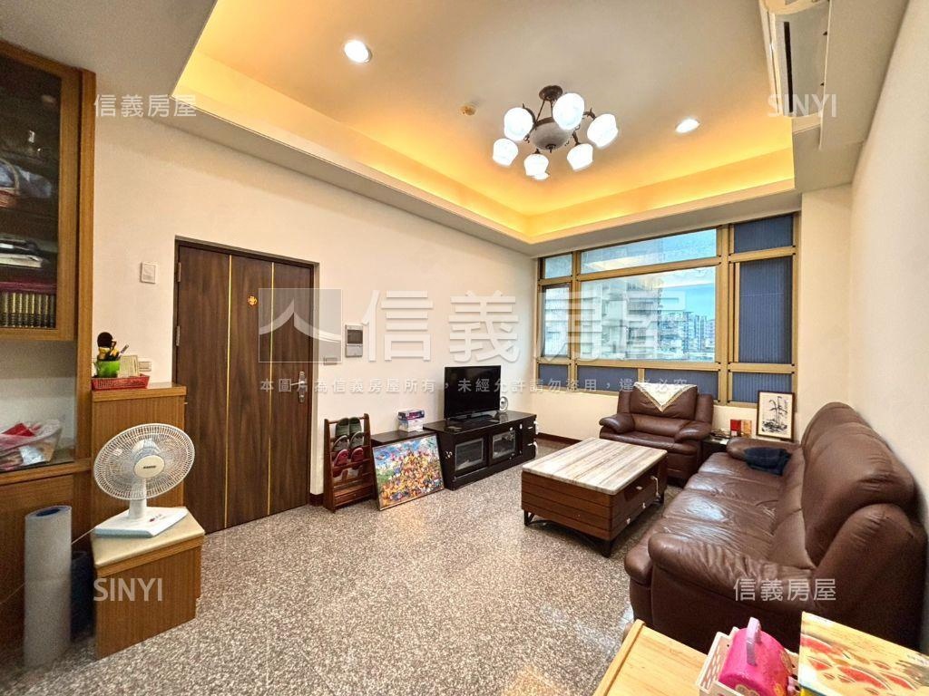 金富天廈Ｉ期●挑高三房房屋室內格局與周邊環境