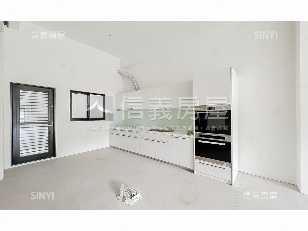 潭子未住臨路套房車庫別墅房屋室內格局與周邊環境