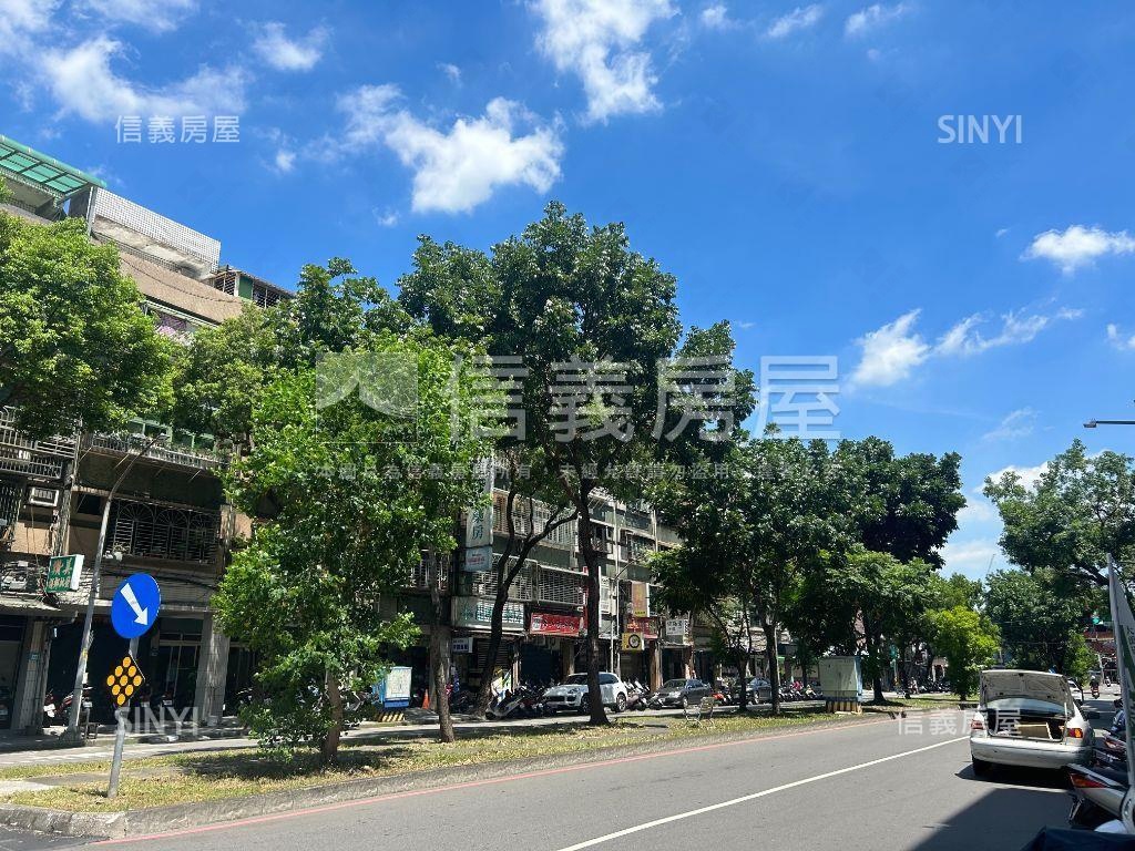 河岸景觀精品美宅附車位房屋室內格局與周邊環境