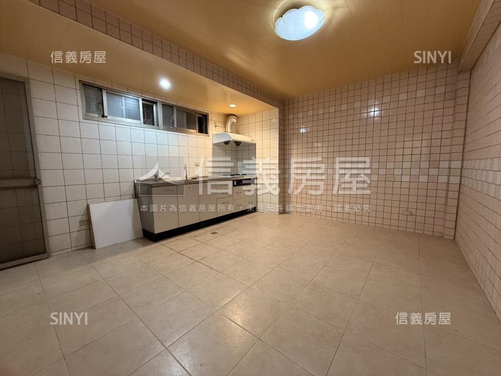 萬隆河畔大器一樓房屋室內格局與周邊環境