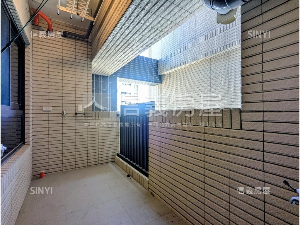 立揚ＴＯＰＯＮＥ三房平車房屋室內格局與周邊環境