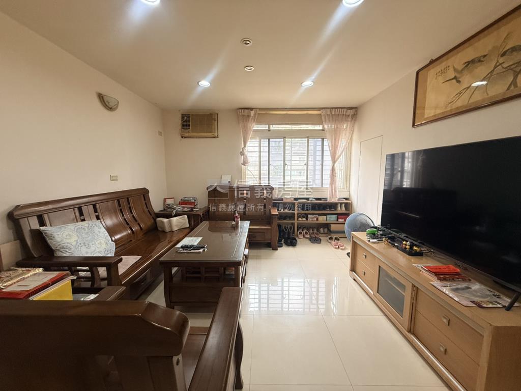 金龍路美妝邊間公寓房屋室內格局與周邊環境