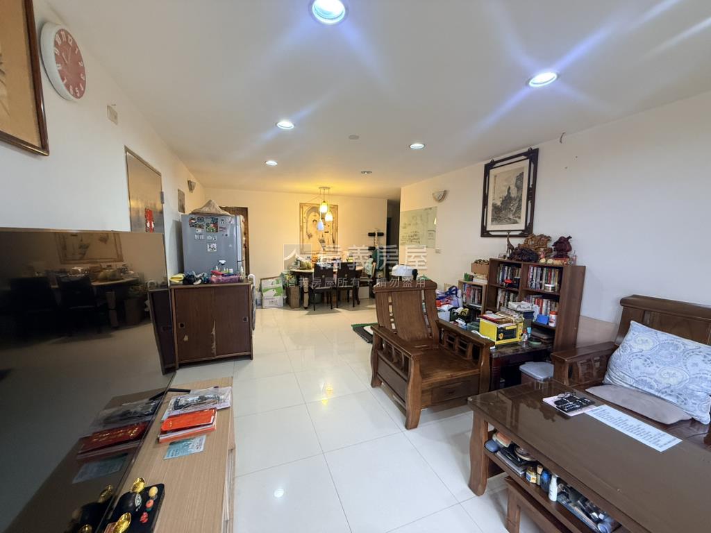 金龍路美妝邊間公寓房屋室內格局與周邊環境