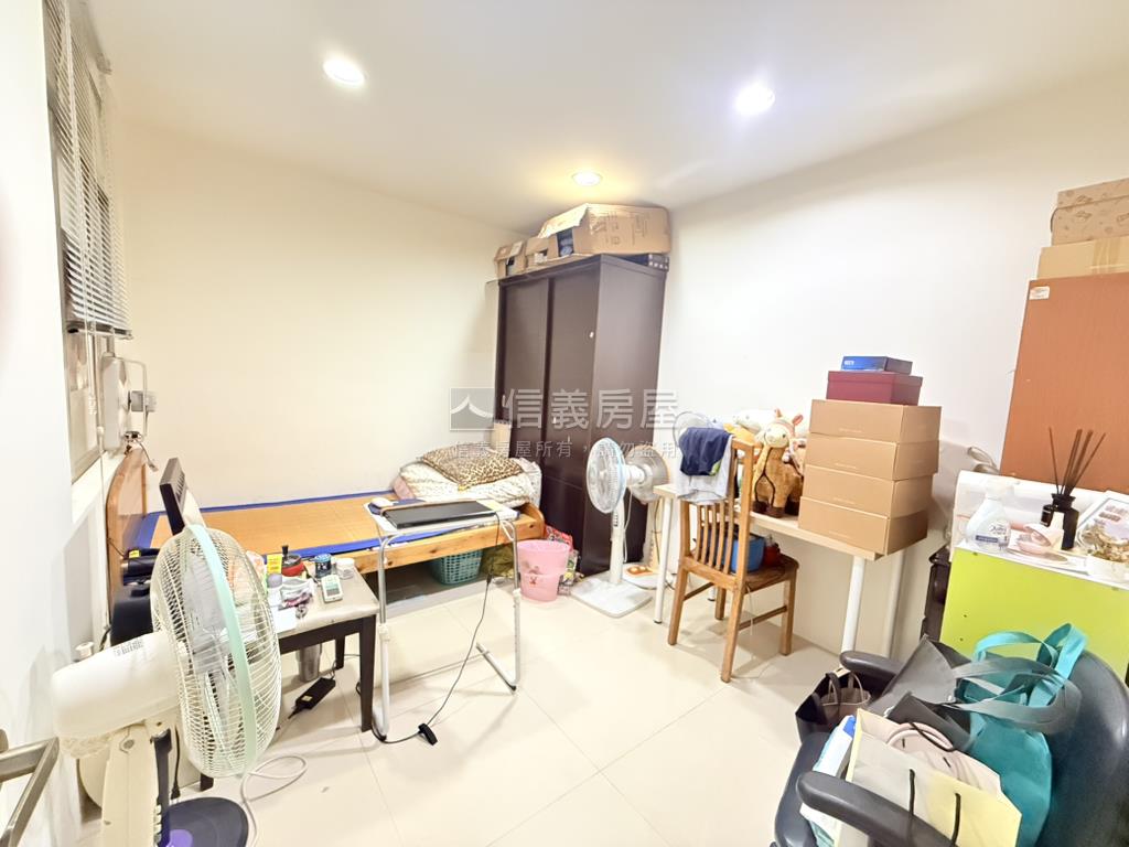 金龍路美妝邊間公寓房屋室內格局與周邊環境