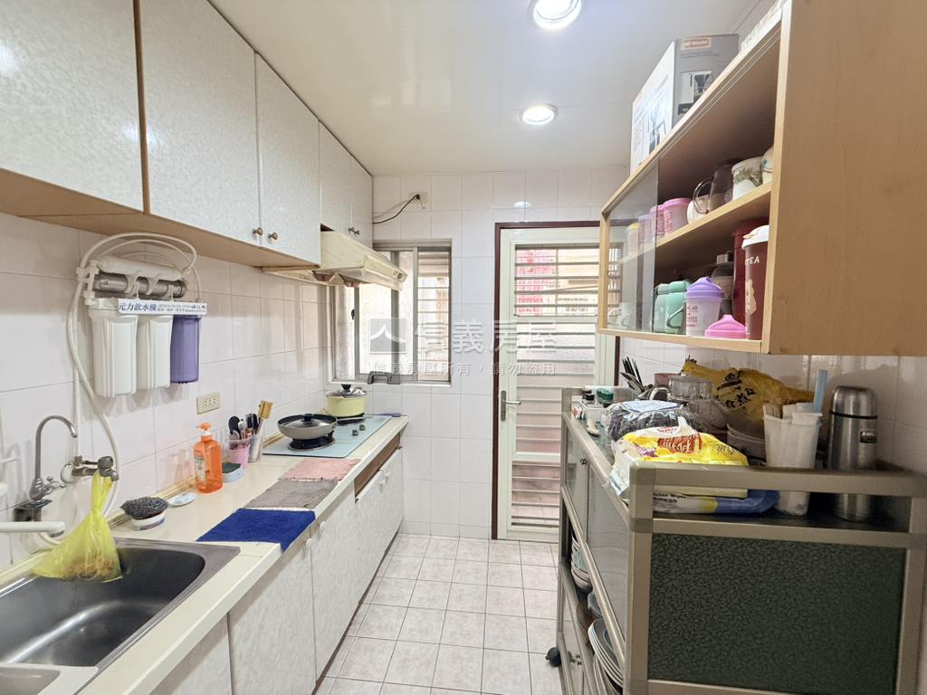 金龍路美妝邊間公寓房屋室內格局與周邊環境