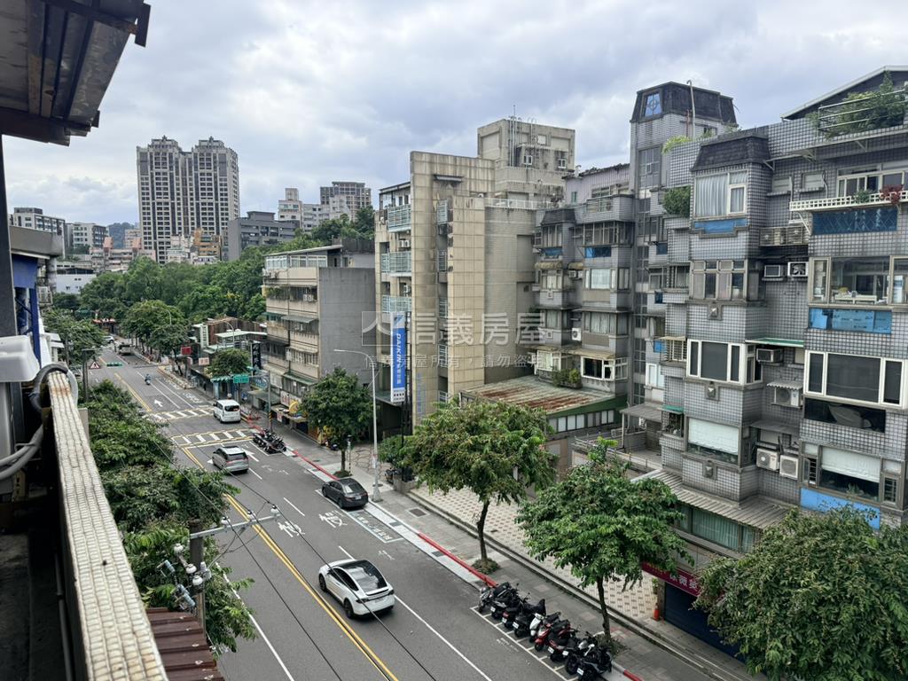 金龍路美妝邊間公寓房屋室內格局與周邊環境