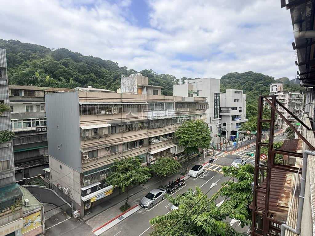 金龍路美妝邊間公寓房屋室內格局與周邊環境