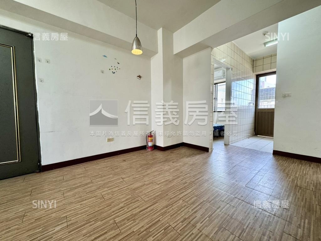 南屯向上視野三房一層２戶房屋室內格局與周邊環境