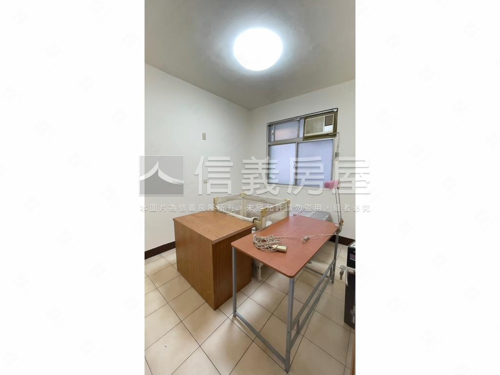 近捷運公寓頂加房屋室內格局與周邊環境