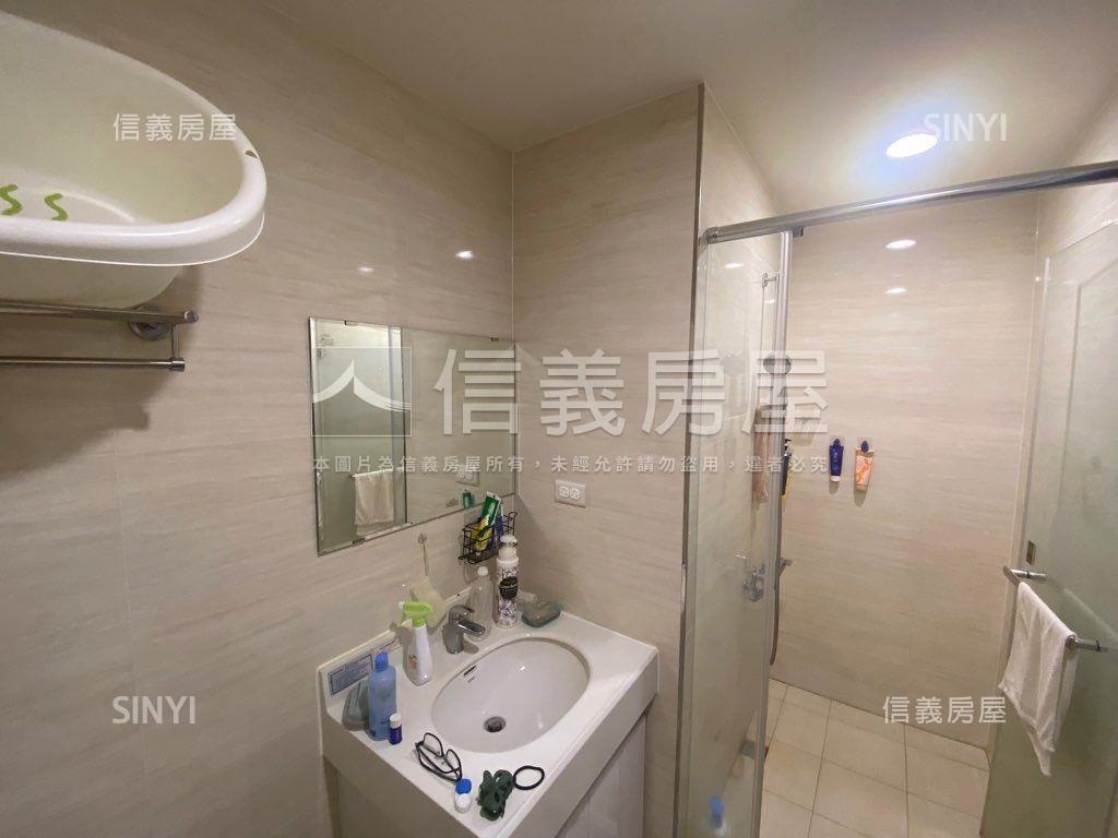 微笑城市高樓裝潢三房平車房屋室內格局與周邊環境