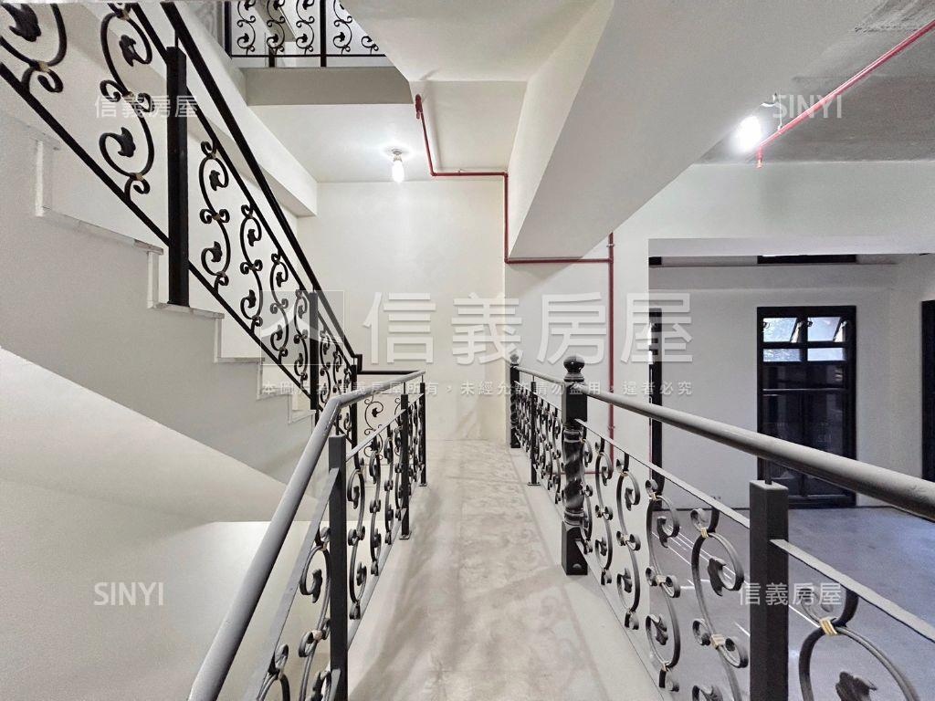 磐龍壹號中央路角窗店面房屋室內格局與周邊環境