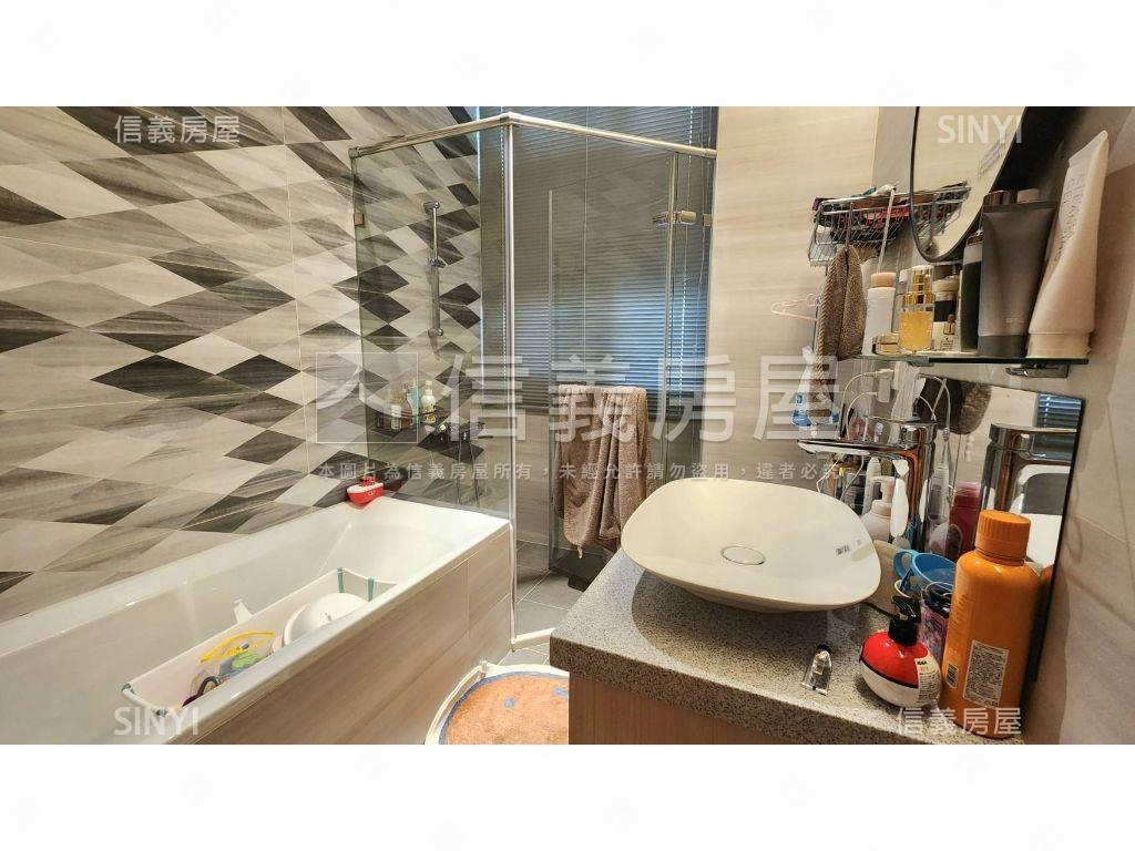 大直極美亮麗三房車位房屋室內格局與周邊環境