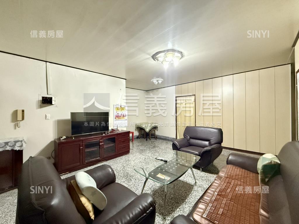 捷運２線３站雙陽台大空間房屋室內格局與周邊環境