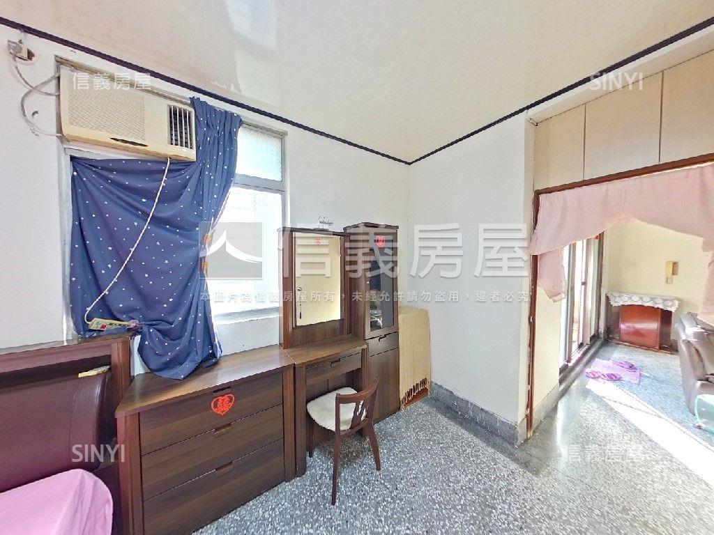 捷運２線３站雙陽台大空間房屋室內格局與周邊環境