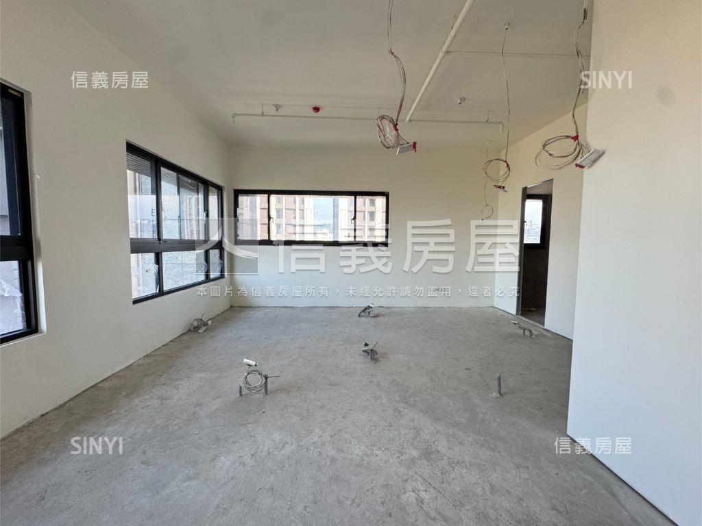 央北！鳳翔邊間三面好採光房屋室內格局與周邊環境