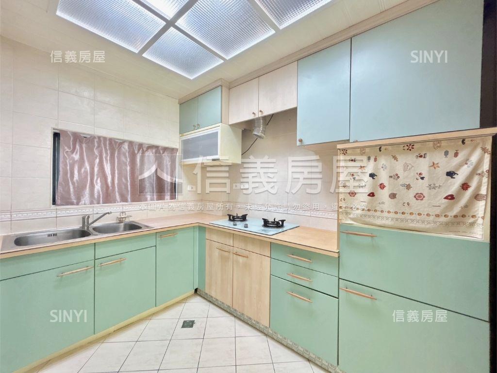 稀有夏卡爾社區透天房屋室內格局與周邊環境
