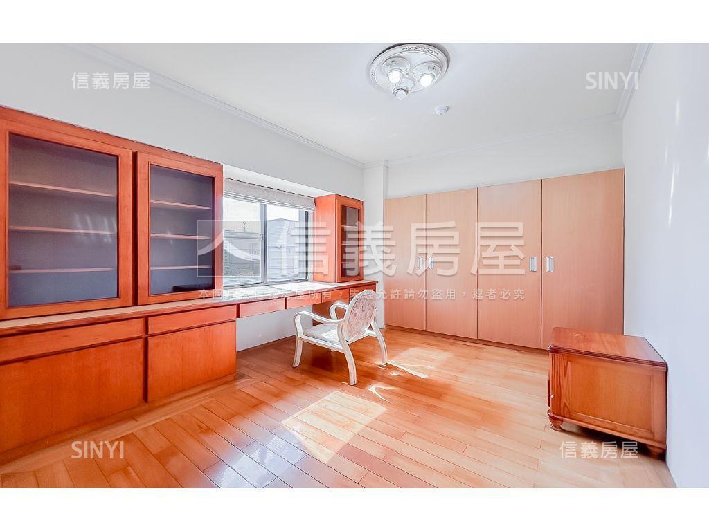 水湳翡翠㊝五房平車！房屋室內格局與周邊環境