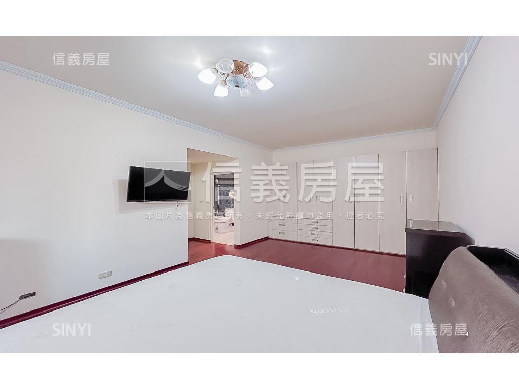 水湳翡翠㊝五房平車！房屋室內格局與周邊環境