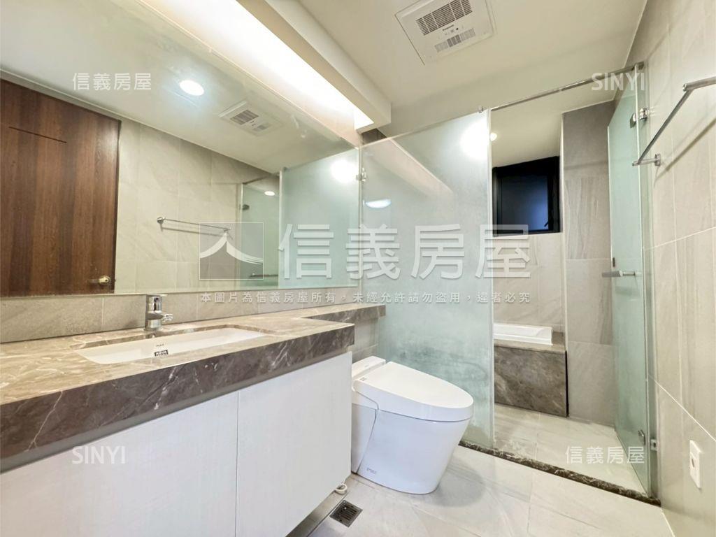 鳳凰中正高樓景觀三房平車房屋室內格局與周邊環境