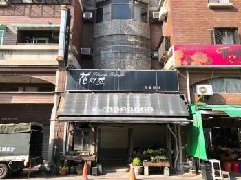 興中一路芬芳黃金店面