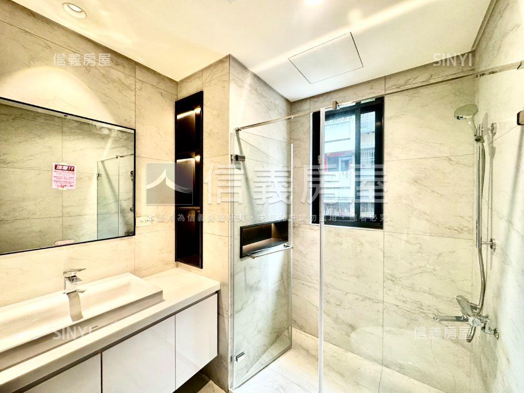 面寬約六米增建電梯別墅房屋室內格局與周邊環境