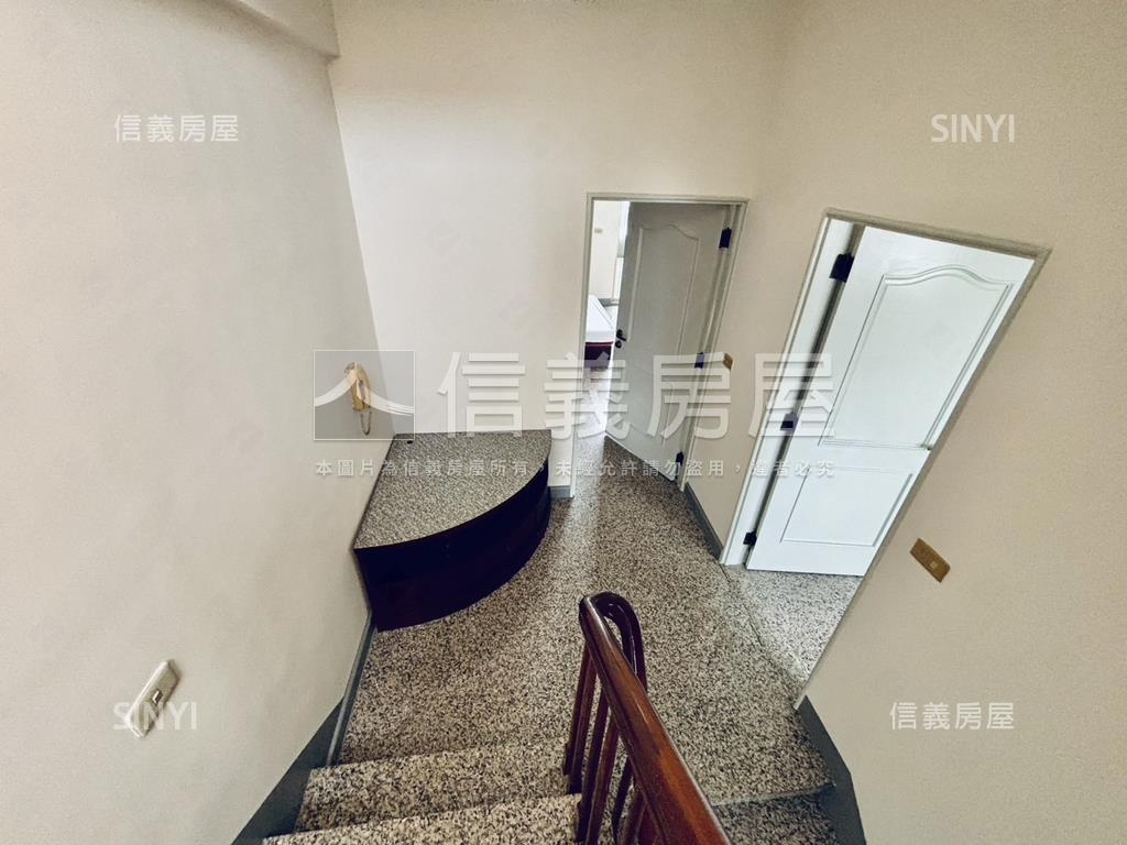 鳥松國小正路面寬五米透天房屋室內格局與周邊環境