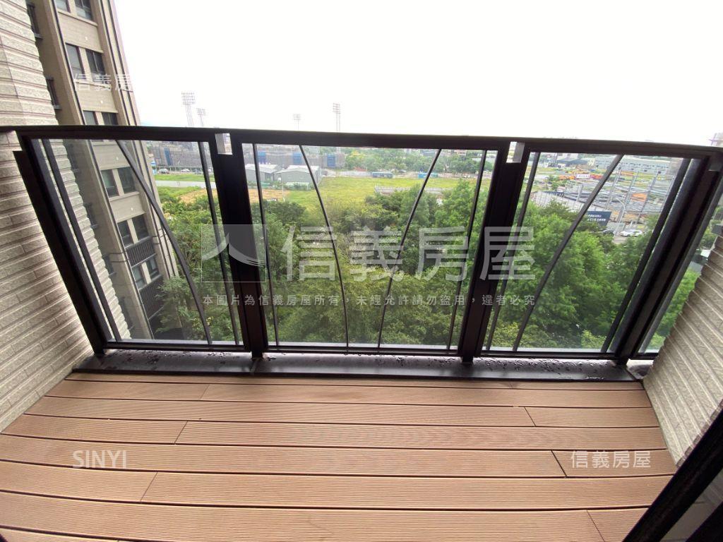 單元二精銳博朝南雙車位房屋室內格局與周邊環境