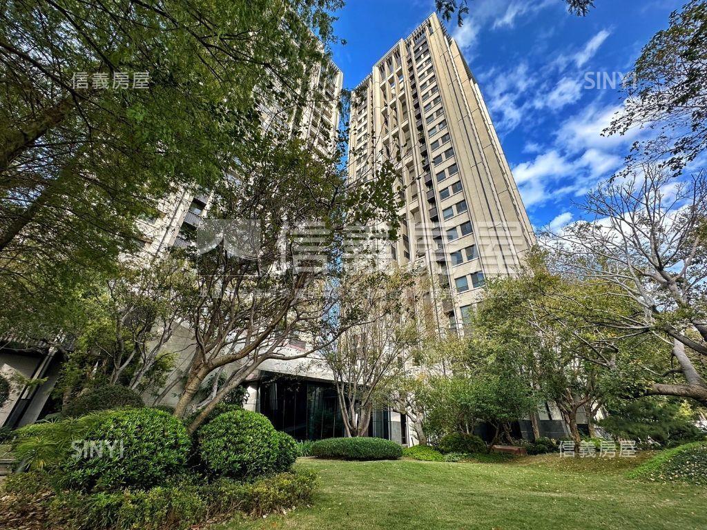 單元二精銳博朝南雙車位房屋室內格局與周邊環境