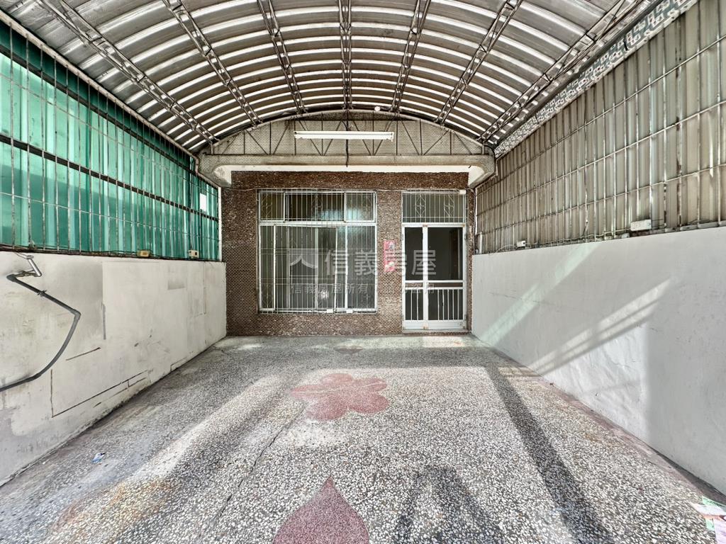 國安街車庫孝親透天房屋室內格局與周邊環境