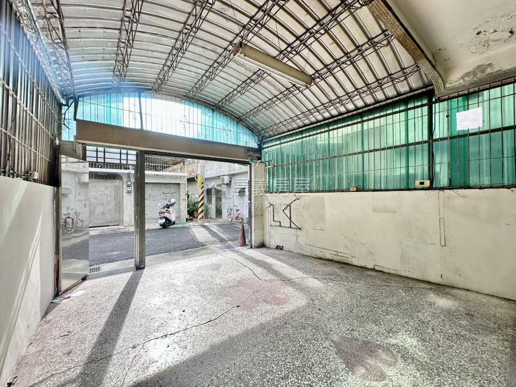 國安街車庫孝親透天房屋室內格局與周邊環境