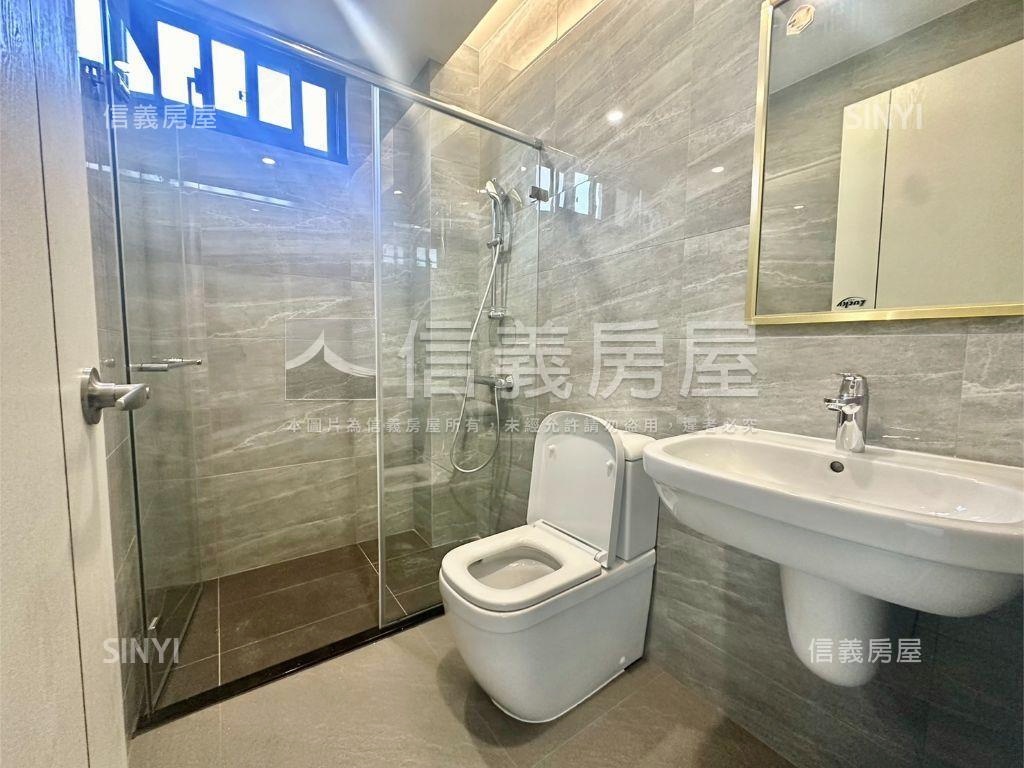 鳳凰路全新未入住美別墅Ａ房屋室內格局與周邊環境