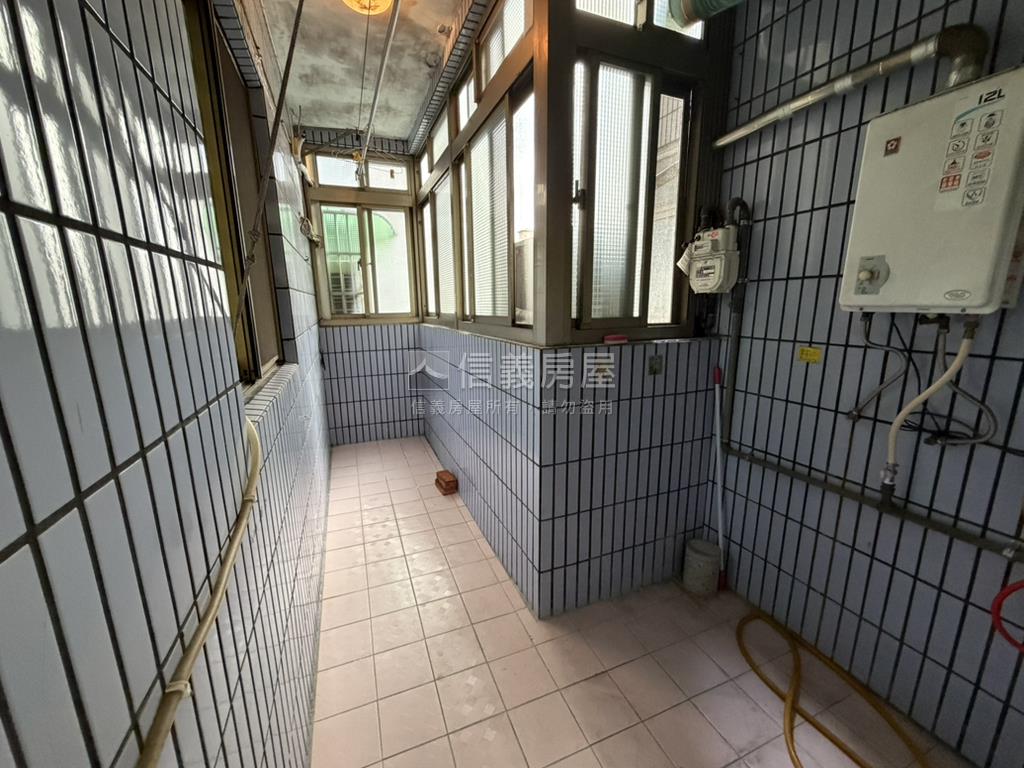 智慧龍門電梯四房真讚房屋室內格局與周邊環境