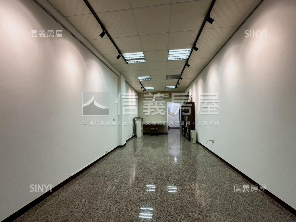 近新南國小朝南美透天房屋室內格局與周邊環境