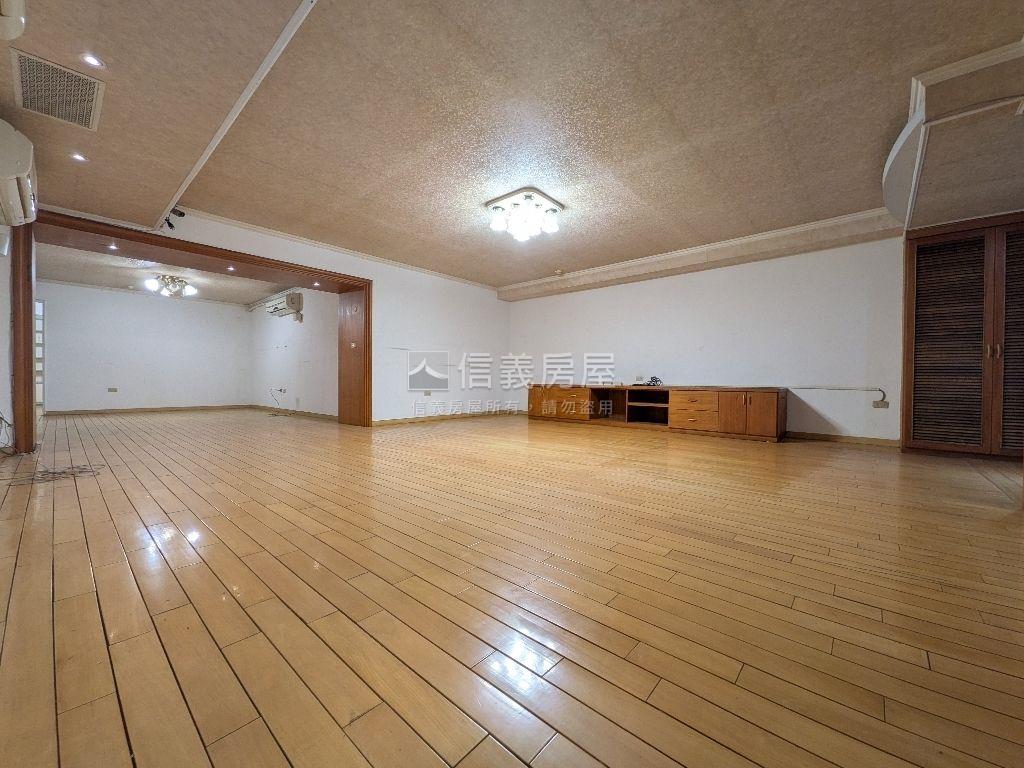 近旅順公園大三房平車房屋室內格局與周邊環境