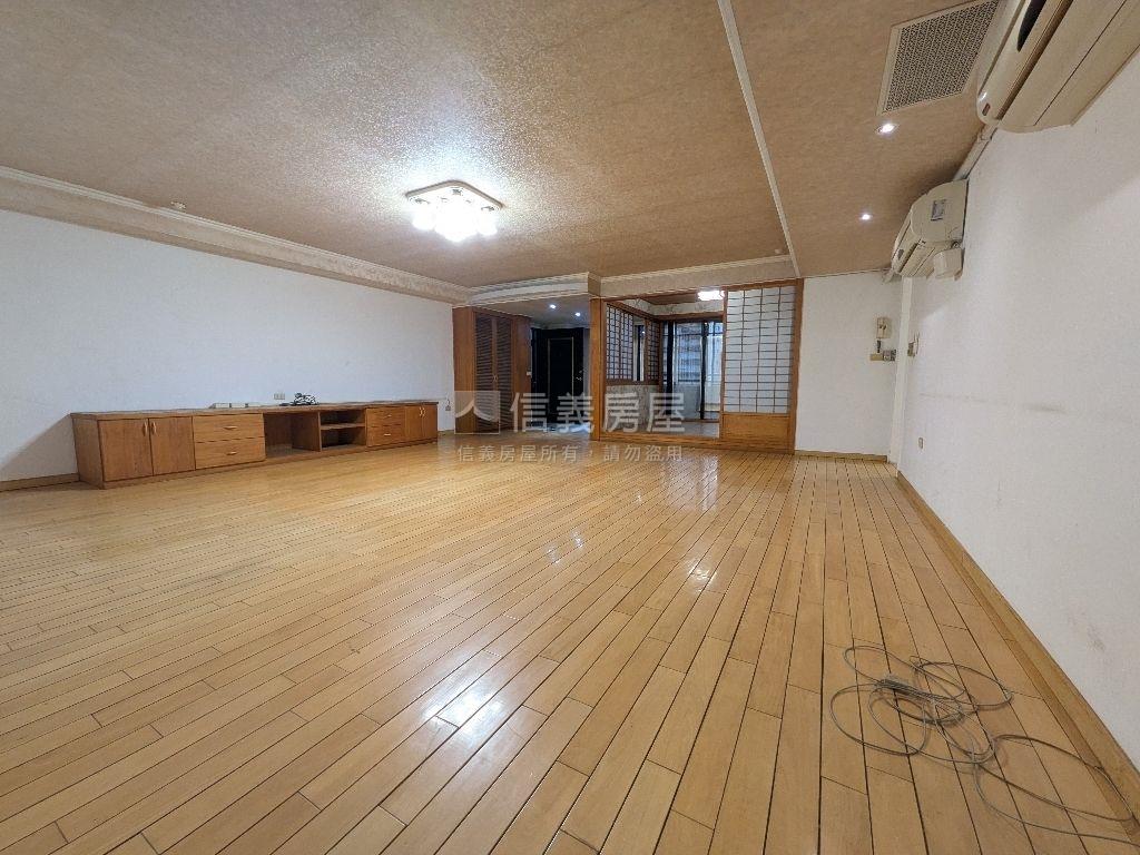 近旅順公園大三房平車房屋室內格局與周邊環境