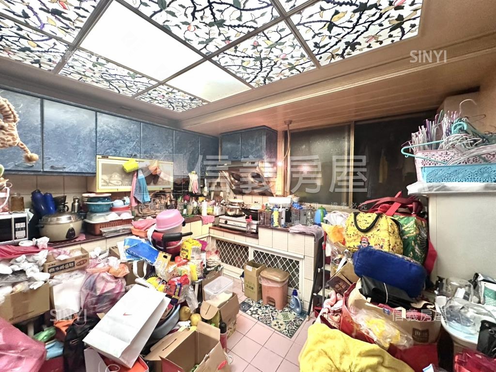 士林華廈美崙美奐四房房屋室內格局與周邊環境