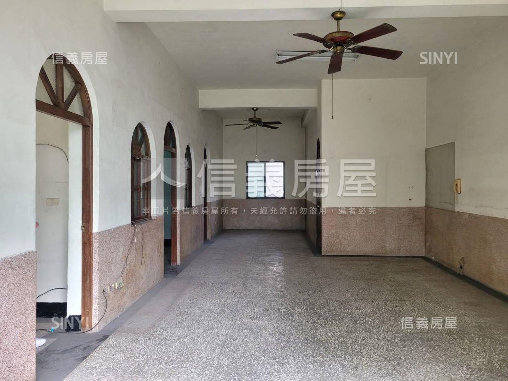 農１６雙面寬百坪店霸房屋室內格局與周邊環境