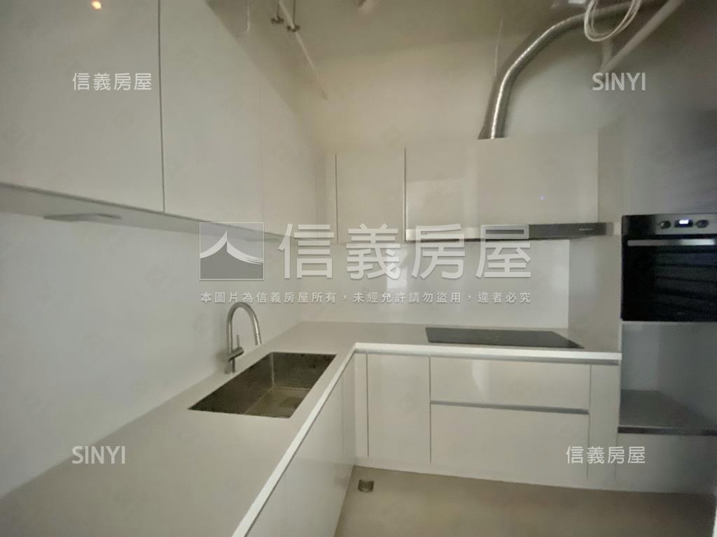 寶輝世紀莊園綠園泳池視野房屋室內格局與周邊環境