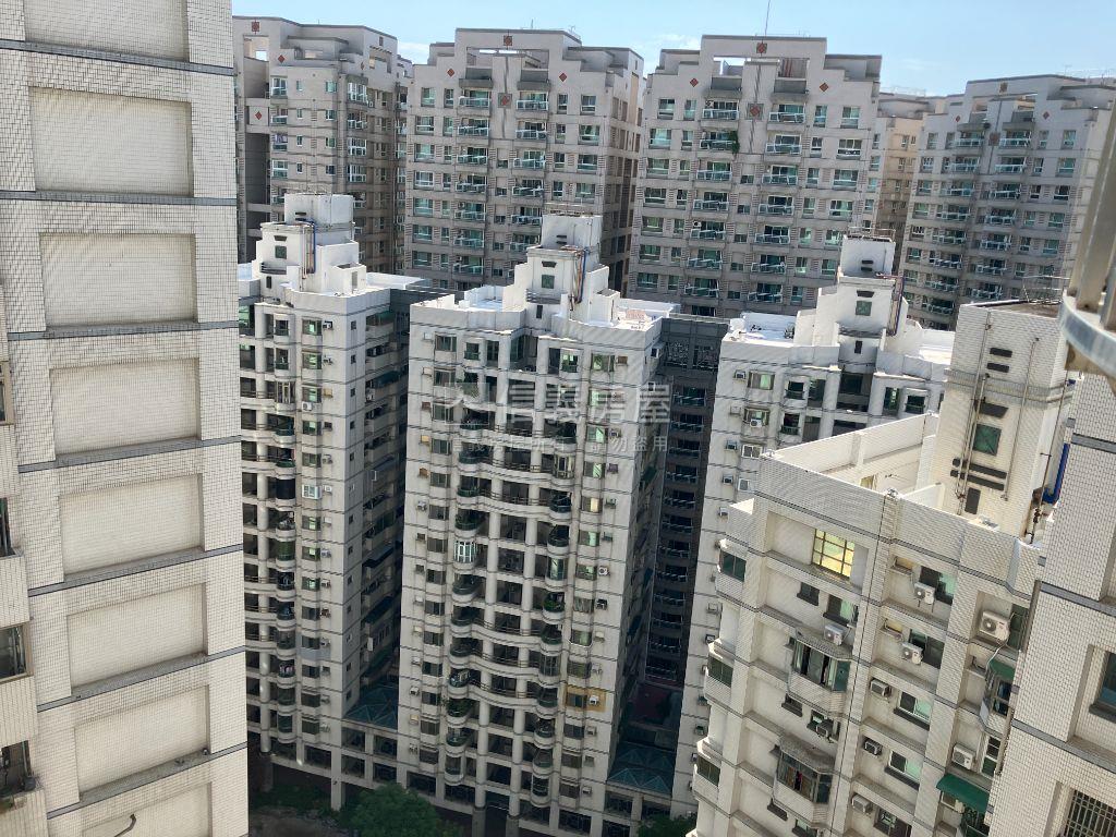 第一園高樓翻新三房有車位房屋室內格局與周邊環境