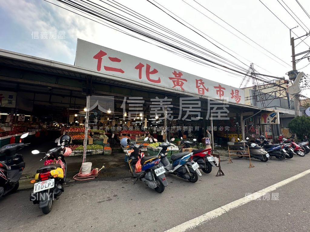 近修平科大臨路４樓透天房屋室內格局與周邊環境