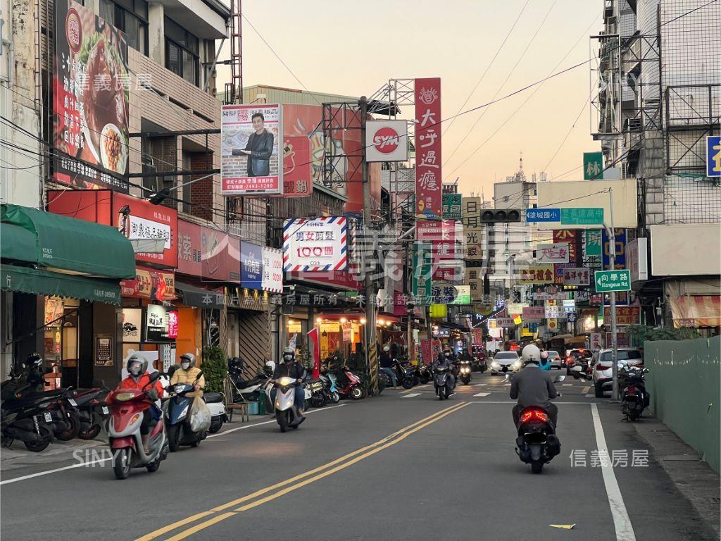 近修平科大臨路４樓透天房屋室內格局與周邊環境