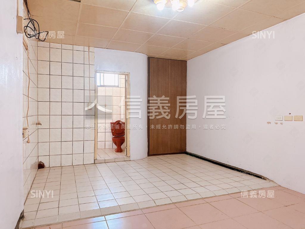 正國際路一段透天金店面房屋室內格局與周邊環境