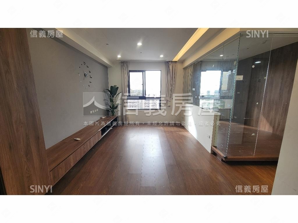 群耀Ｖ１裝潢景觀二房車位房屋室內格局與周邊環境