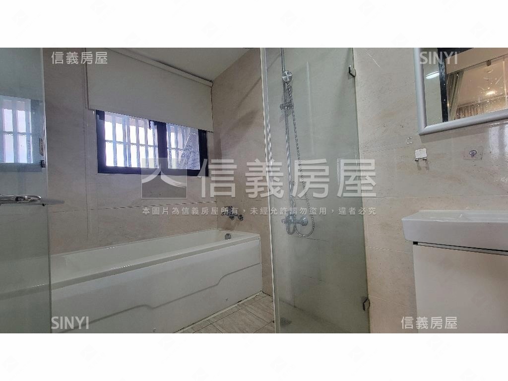 群耀Ｖ１裝潢景觀二房車位房屋室內格局與周邊環境