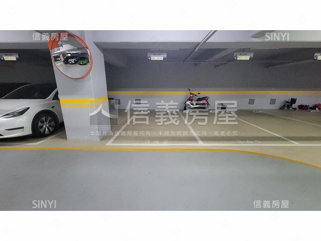 群耀Ｖ１裝潢景觀二房車位房屋室內格局與周邊環境