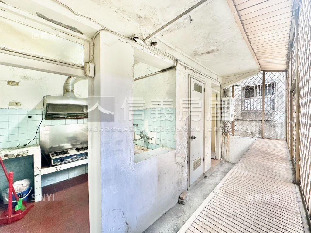 專任酒泉街二樓公寓房屋室內格局與周邊環境