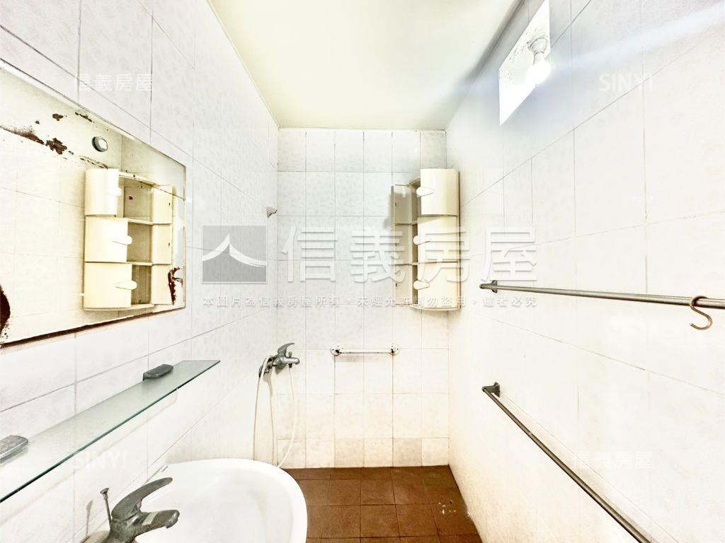 專任酒泉街二樓公寓房屋室內格局與周邊環境