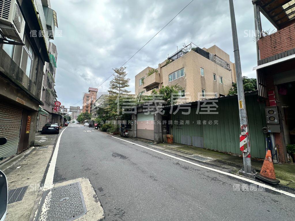 近竹林山寺中湖頭稀有素地房屋室內格局與周邊環境