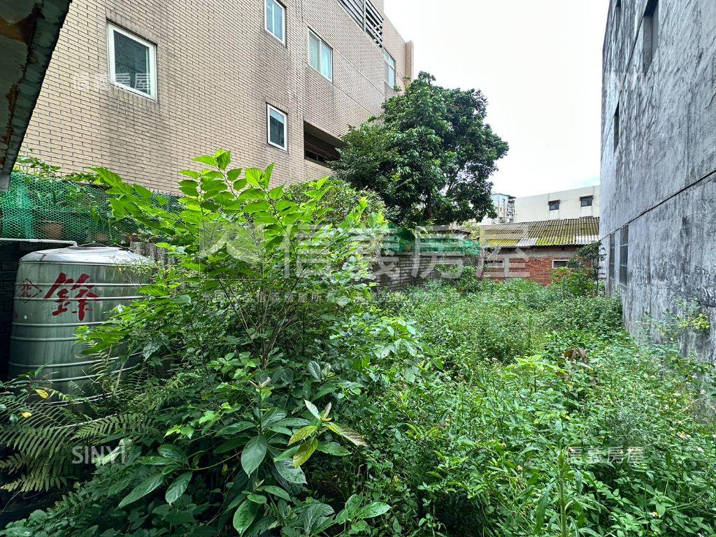 近竹林山寺中湖頭稀有素地房屋室內格局與周邊環境